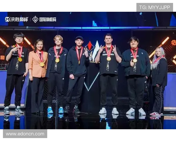 世界赛激战正酣各大战队鏖战不休新王登顶引燃全球电竞热潮 世界赛激战正酣各大战队鏖战不休新王登顶引燃全球电竞热潮