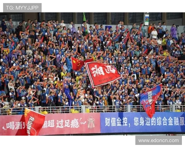 中国足球联赛新赛季揭幕战精彩纷呈 强强对决引爆全国球迷热情