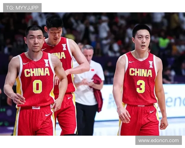 中国男篮迎战澳大利亚强敌拼搏备战世界杯关键之战全力争胜稳步提升状态