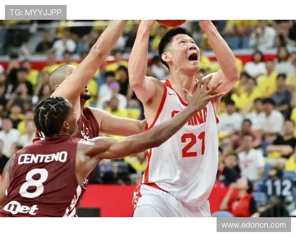 中国篮球队力克对手晋级八强 新星表现抢眼带领球队再创佳绩 中国篮球队力克对手晋级八强 新星表现抢眼带领球队再创佳绩