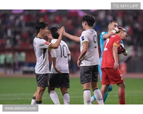 中国足球队迎战韩国,国足全力冲击亚洲杯四强目标 中国足球队迎战韩国,国足全力冲击亚洲杯四强目标