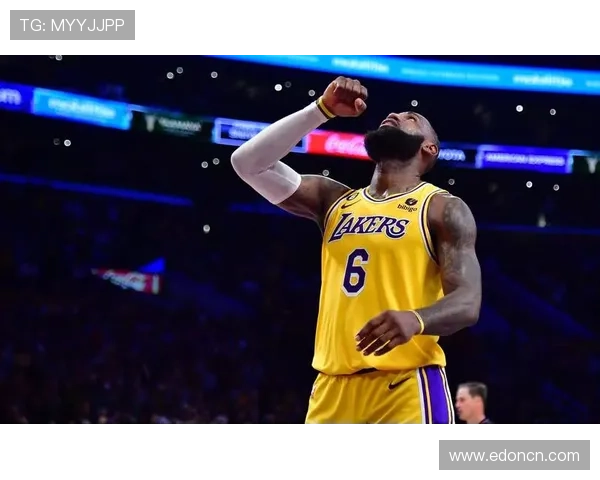 詹姆斯率湖人逆转勇士全场砍下三双再现巅峰状态震撼全联盟 詹姆斯率湖人逆转勇士全场砍下三双再现巅峰状态震撼全联盟