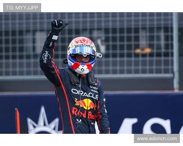 F1赛季最新动态:红牛车队展现强势统治力,梅赛德斯挑战力逐渐上升 F1赛季最新动态:红牛车队展现强势统治力,梅赛德斯挑战力逐渐上升