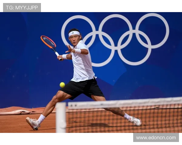 网球赛事激战正酣 选手状态巅峰表现引发全球热议